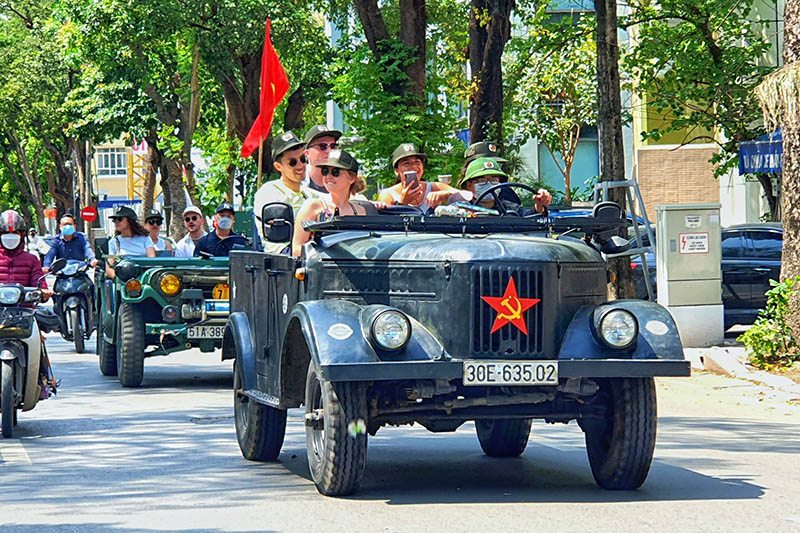 Hanoi city tour by jeep car - how long to spend in hanoi